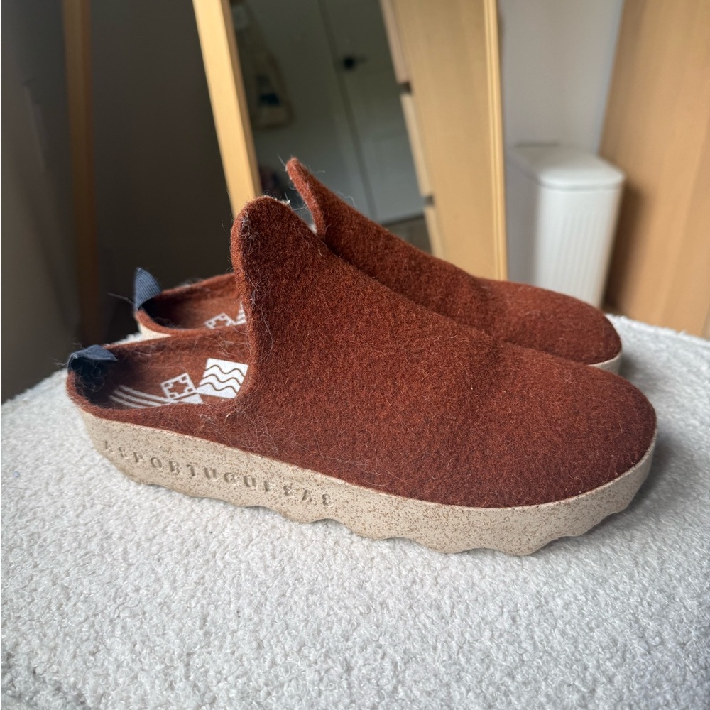Slip on Mules, color burnt orange color, brand Asportuguesas